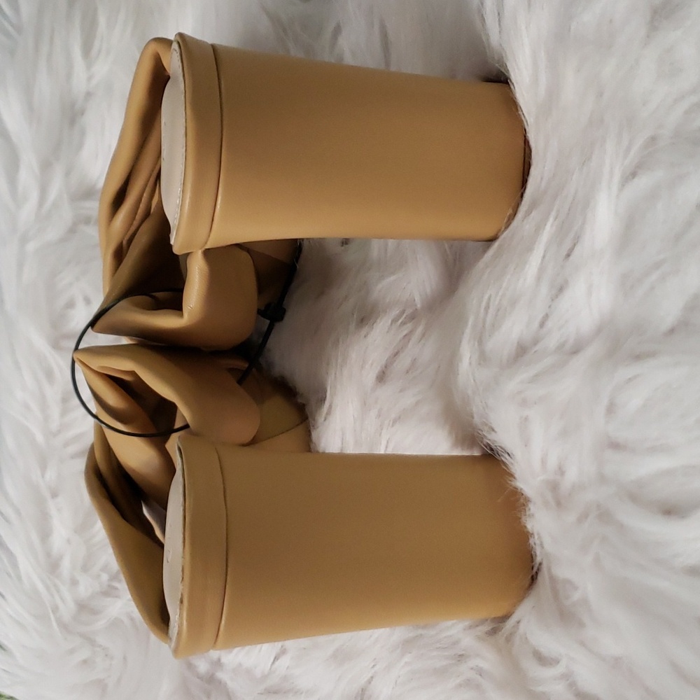 NWOB Strappy Crossband Sandals Sz 11 (3.5" Heel) - Picture 5 of 5